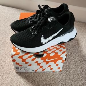 Women's Nike Sneakers Sz 7.5